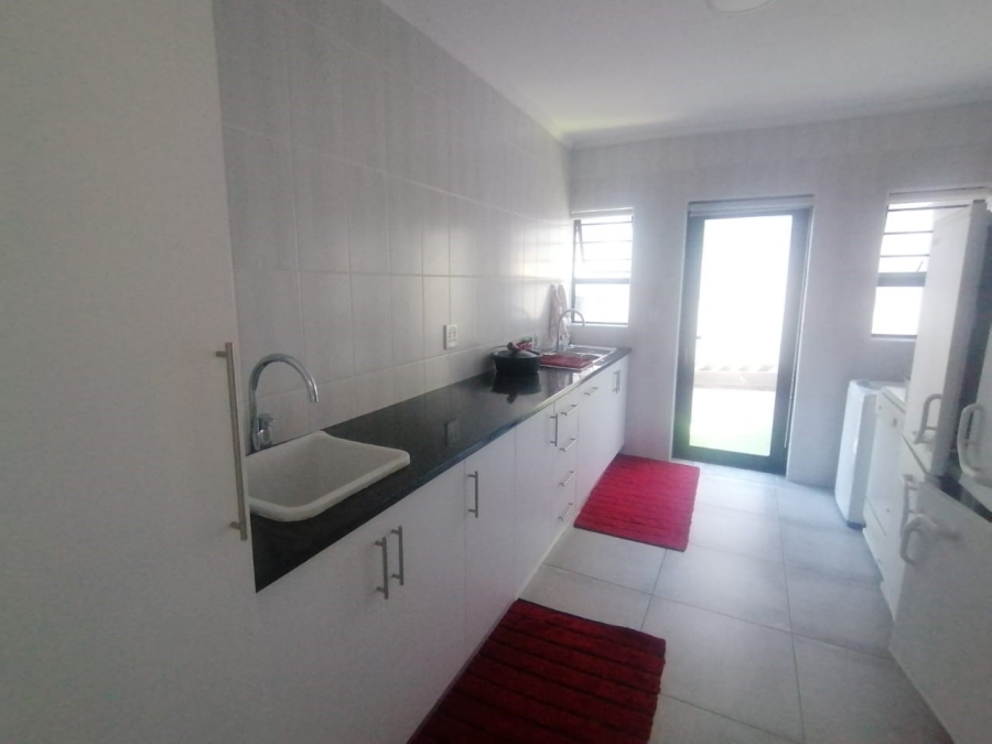 To Let 4 Bedroom Property for Rent in Myburgh Park Western Cape